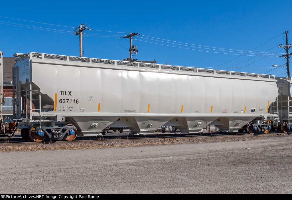 TILX 637116, 4-bay Center-Flow Covered Hopper NEW on the UPRR